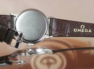 Thumbnail von Omega Mint/NOS Chronometer 2366 in steel with tag & rare dial from the 40's Chronometre
