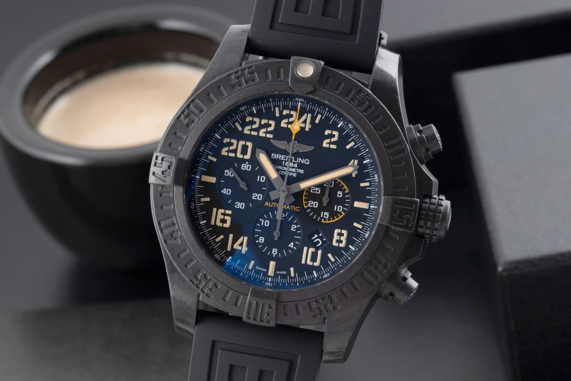 Breitling Avenger Hurricane Chronograph Breitlight Automatik XB12101A/BF46 B&P