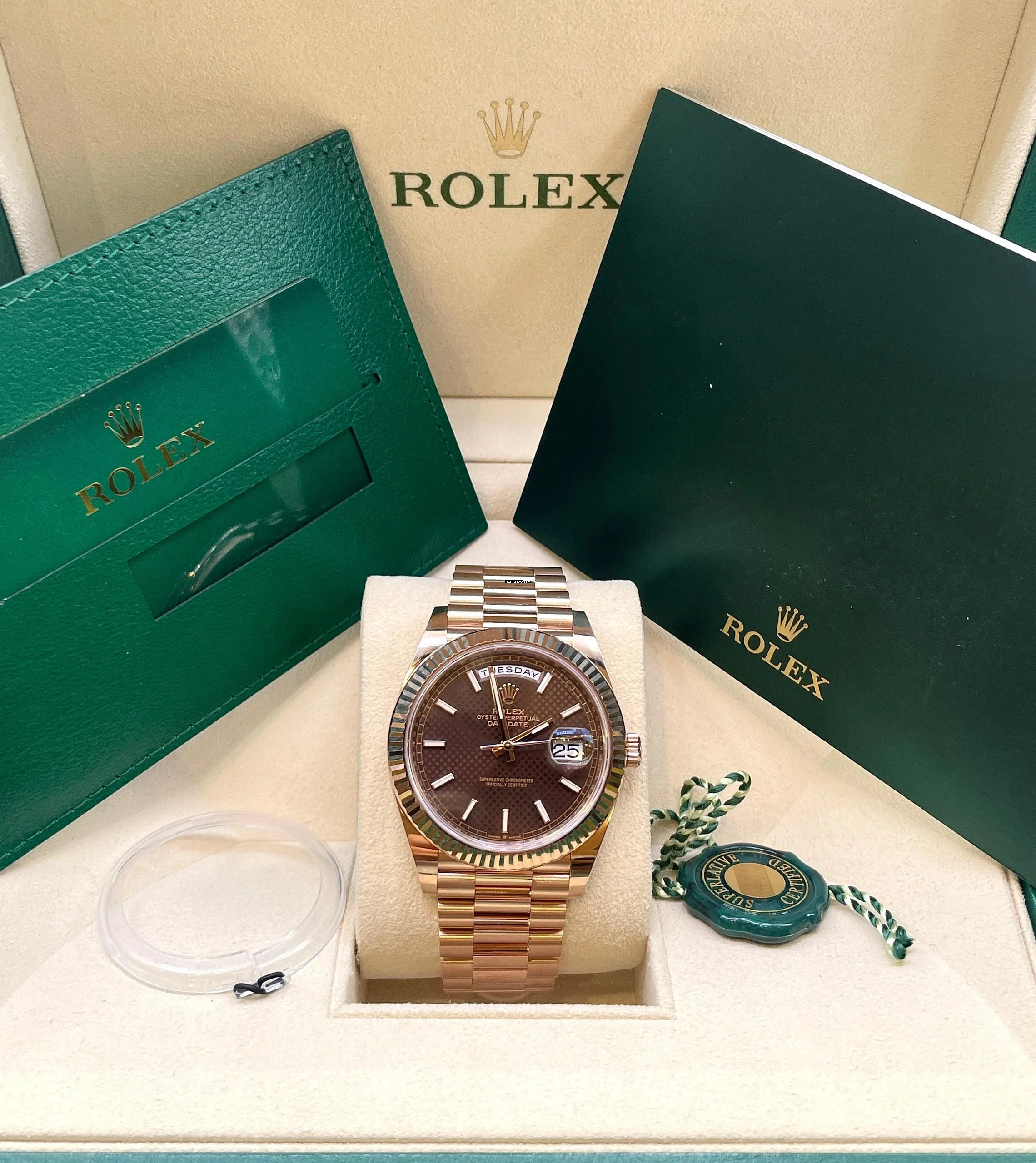Rolex Day-Date 40 Choco Motif Like New 2020 with BOX&PAPERS Roségold 18Kt. Ref:228235