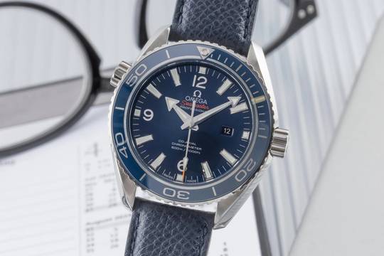  Omega Seamaster Planet Ocean Titan Automatik Ref. 232.92.38.20.03.001 B&P 2020  