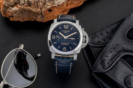  Panerai Luminor GMT Automatic Stahl Herrenuhr Ref. PAM01033 Box & Papiere 2019  