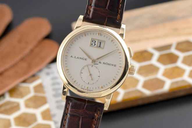  A. Lange & Söhne Saxonia Großdatum 18K Gold Handaufzug 105.021 B&P 1999 