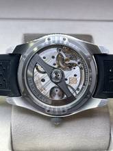 Thumbnail von H.Moser & Cie. Pioneer Centre Seconds Swiss Mad Red Full set with box and papers top condition year 2022