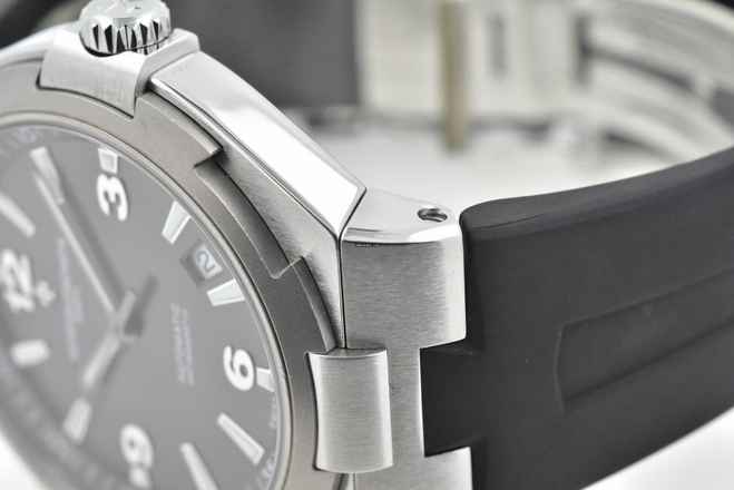  Vacheron Constantin Overseas Automatik 47040/000W-9500  