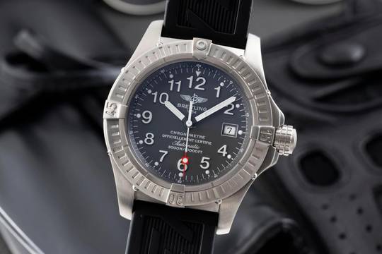  Breitling Avenger Seawolf Grey Dial Titan Automatik Herrenuhr Ref. E17370 B&P 