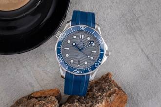 Thumbnail von Omega Seamaster Diver 300 M Stahl Automatik Ref. 210.32.42.20.06.001 B&P 2022