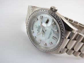 Thumbnail von Rolex Day-Date Mother of Pearl Diamond Dial / Diamond Bezel