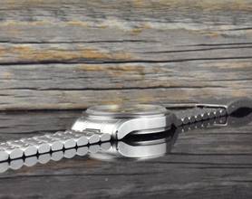 Thumbnail von Omega Genève Dynamic Automatic 5200.50.00 Black Tritium Vintage Military