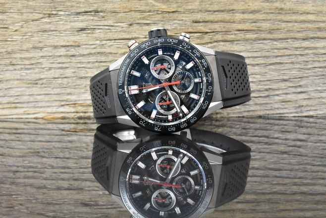  TAG Heuer Carrera Calibre Heuer 02 Skeleton CBG2010FT6143 Stahl Automatik - B&P 