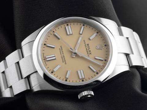  Rolex Oyster Perpetual Ref.134300 2025 Full Set Ungetragen 