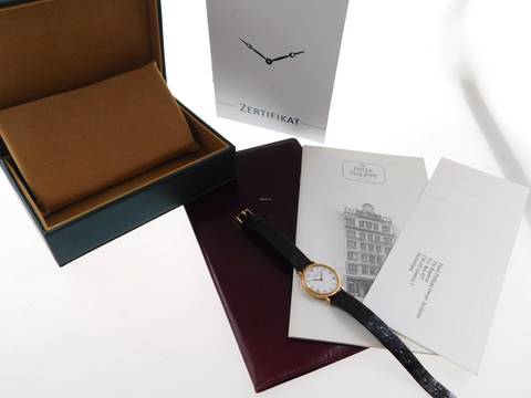  Patek Philippe Calatrava 4819 18 Karat Gelbgold 25 mm mit Zubehör im original Zustand 