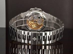 Thumbnail von Patek Philippe Nautilus 5711/1a-014 Green Dial 2021