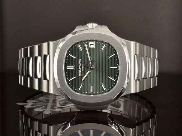  Patek Philippe Nautilus 5711/1a-014 Green Dial 2021 