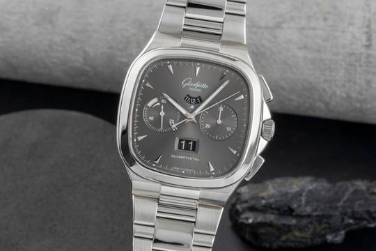  Glashütte Original Seventies Chronograph Panoramadatum Stahl Automatik Herrenuhr Ref. 1-37-02-01-02-70 