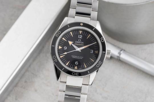  Omega Seamaster 300 Stahl Automatik Herrenuhr 233.30.41.21.01.001 Box & Papiere 