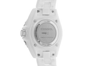 Thumbnail von Chanel J12 Ref.H7419 2025 Full Set Ungetragen