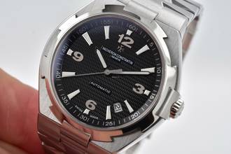 Thumbnail von Vacheron Constantin Overseas Automatik 47040/B01A Black Dial