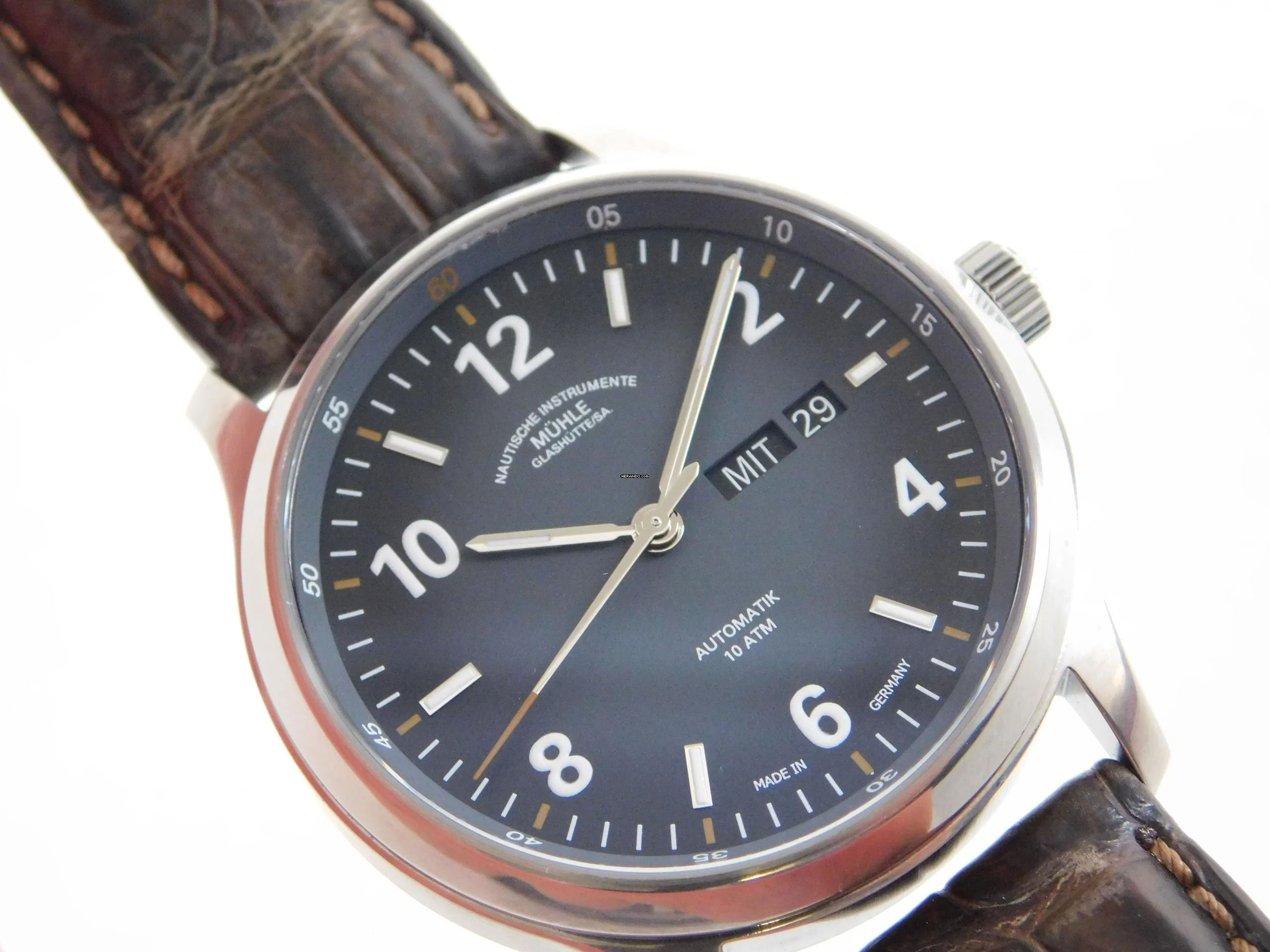 Mühle Glashütte Lunova Tag / Datum im Full Set aus 05-2021 im Top Zustand