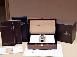 Thumbnail von Patek Philippe World Time 5230r-012 Rose Gold - Like New 2018