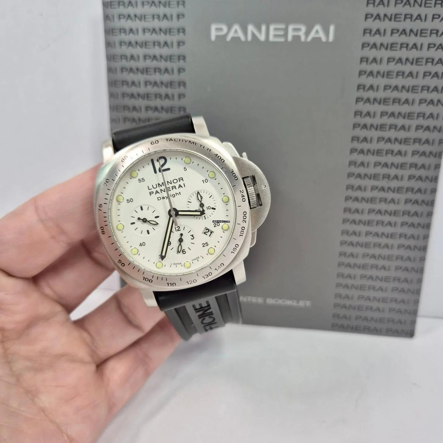 Panerai Luminor Chrono Daylight White Dial 44mm Automático Completo