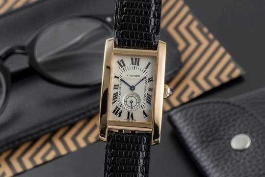  Cartier Tank Américaine LM 18k (0,750) Gold Quarz Herrenuhr Ref W2600951 8012905 