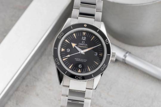  Omega Seamaster 300 Stahl Automatik Herrenuhr 233.30.41.21.01.001 Box & Papiere 