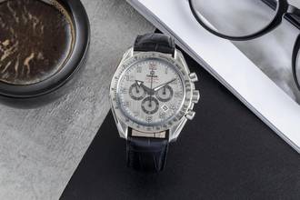 Thumbnail von Omega Speedmaster Broad Arrow Date Automatik Herrenuhr Ref. 321.10.44.50.02.001