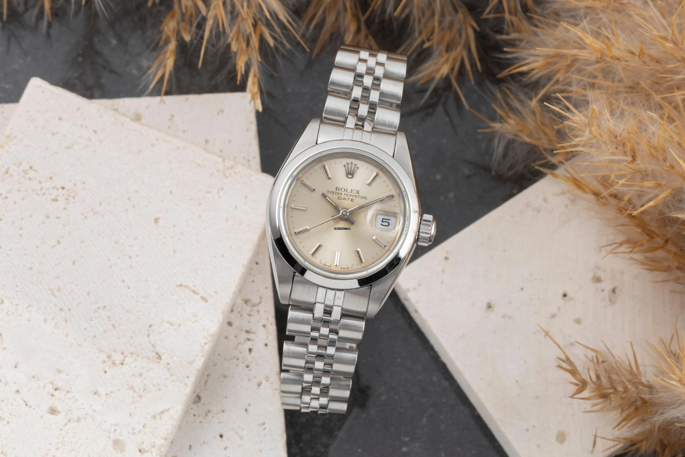 Rolex Oyster Perpetual Lady Date 26 Gold Dial Oyster Edelstahl Automatik Damenuhr Ref. 69160