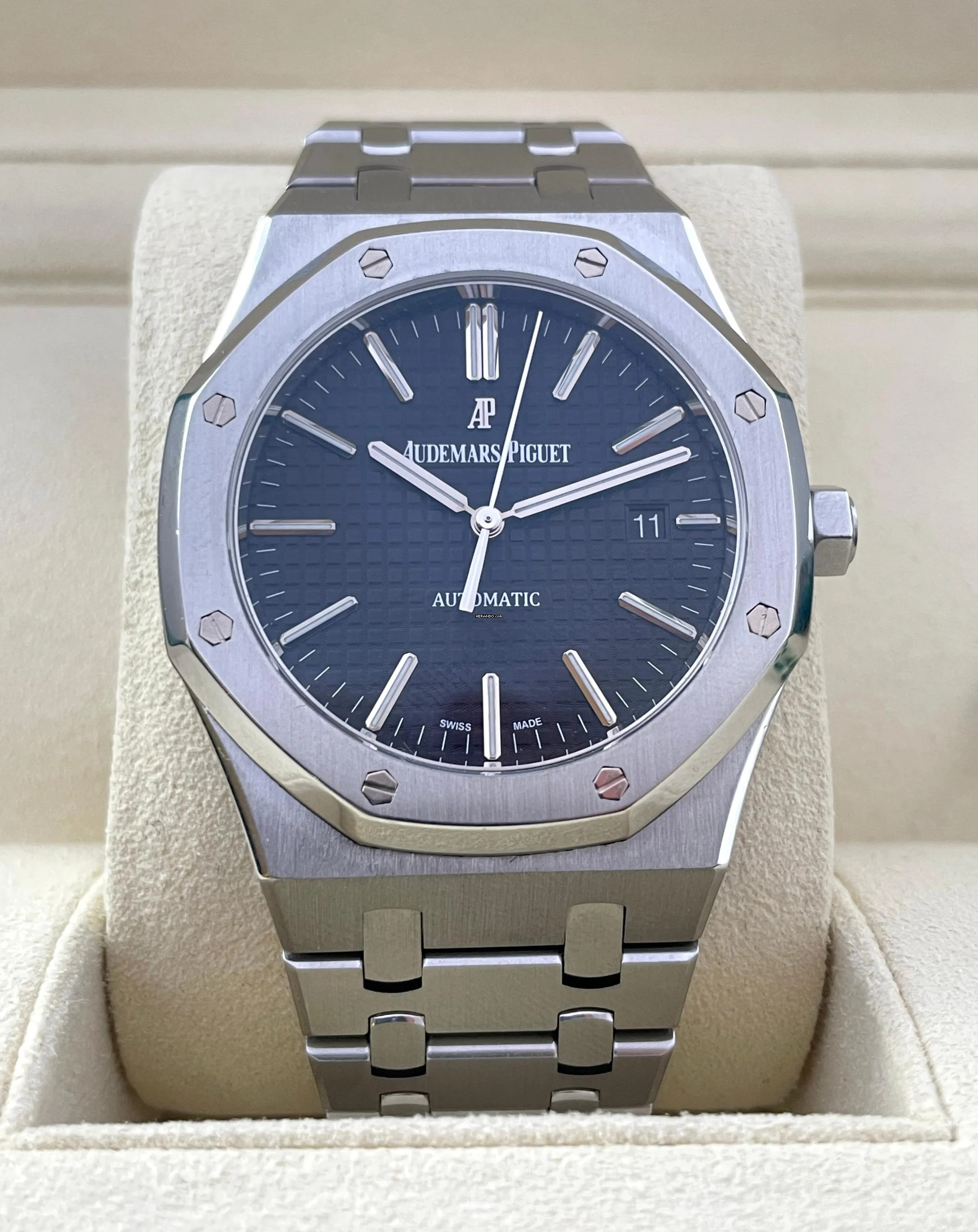 Audemars Piguet Royal Oak Selfwinding Steel 41mm Black Dial Top Condition SERVICED-2025 with certificate of origin from AP Service Center Vienna