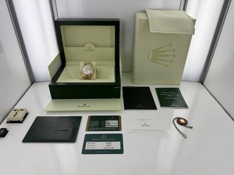  Rolex Day-Date II 41mm Sundust Dial 