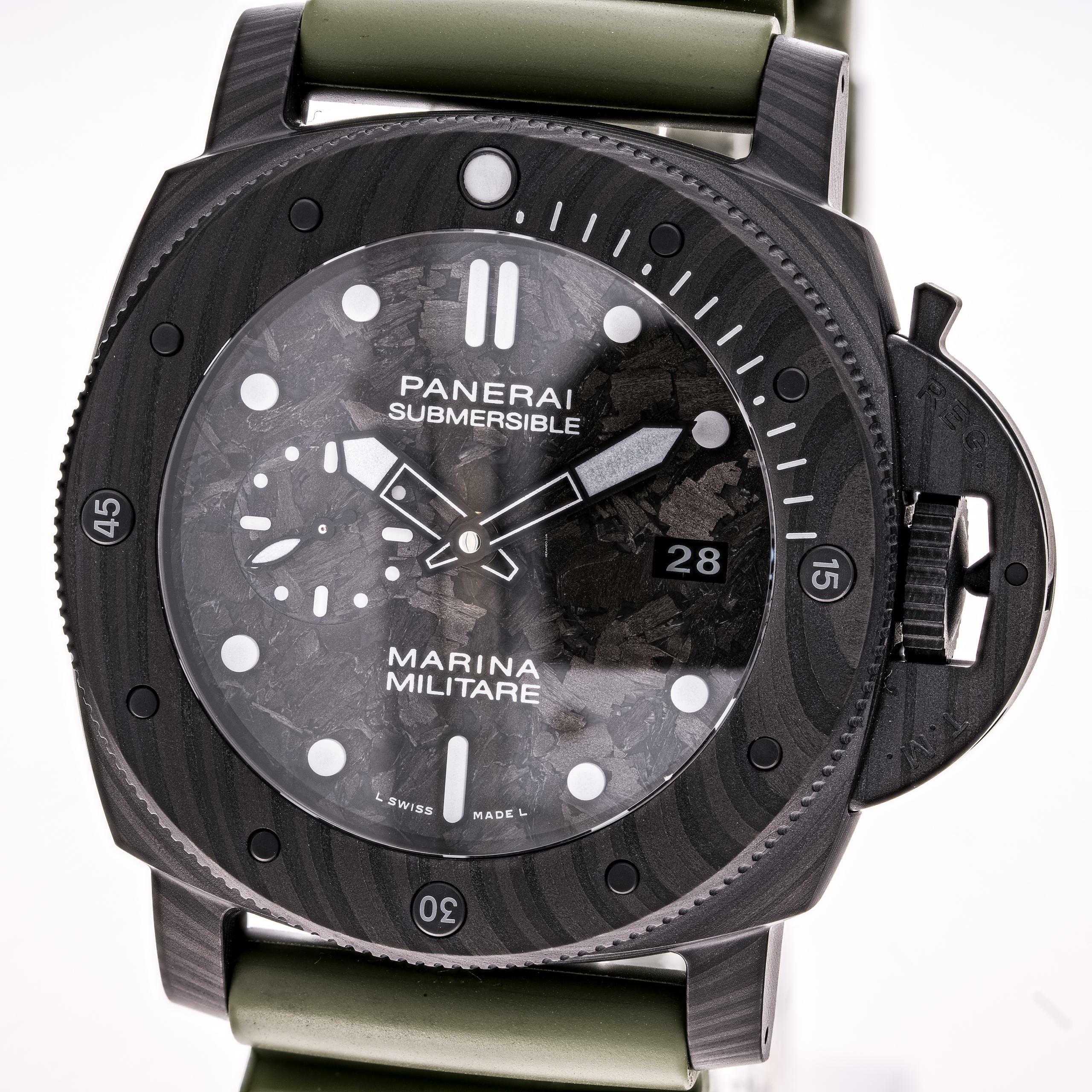 Panerai Luminor Submersible Carbon 47 – PAM 00979 – like NEW – 07/2022 Full Set