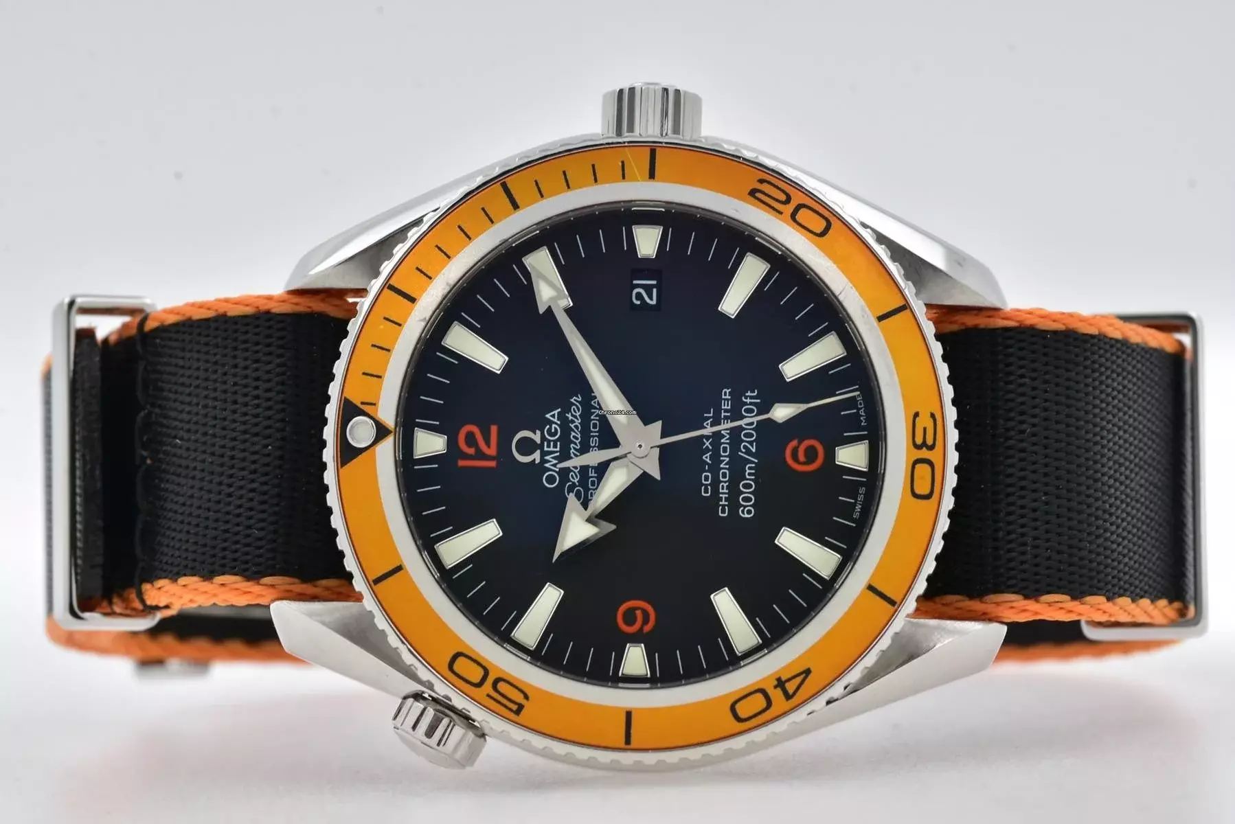 Omega Seamaster Planet Ocean 42mm 2909.50.38 Omega NATO strap