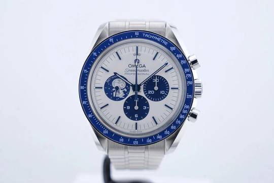  Omega Speedmaster Professional Moonwatch Silver Snoopy Award - UNWORN - With Additional Leather Strap - With Box And Papers - 310.32.42.50.02.001 2024 