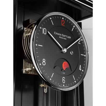 Opus PM 70 III – Blutmond Mondphase - Limitierte Wanduhr mit Schlagwerk & Handmalerei