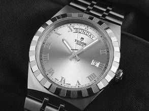Thumbnail von Tudor Royal Ref.M28600-0001 2025 Full Set Ungetragen