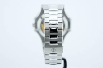 Thumbnail von Patek Philippe Nautilus Annual Calendar - Box+Papers - Like New - 24 Months Warranty 5726/1A-001 2018