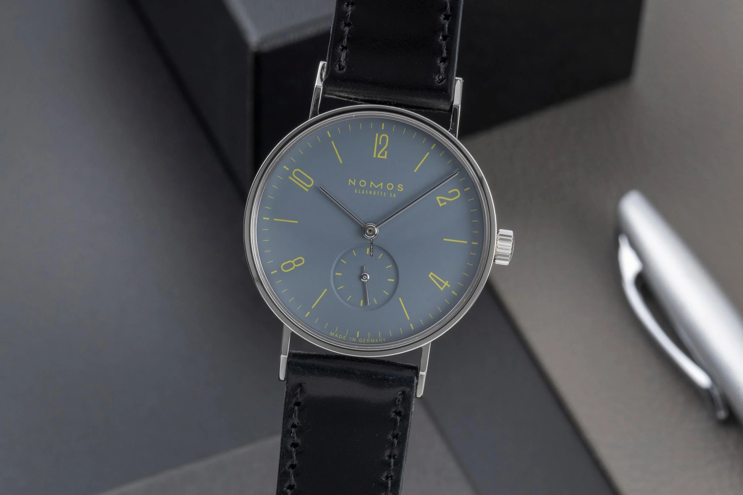 NOMOS Tangente Super 30 Hausmausgrau Stahl Handaufzug Limited B&P 2005
