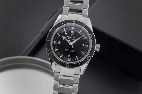  Omega Seamaster 300 Edelstahl Automatik Ref. 233.30.41.21.01.001 B&P 2015 