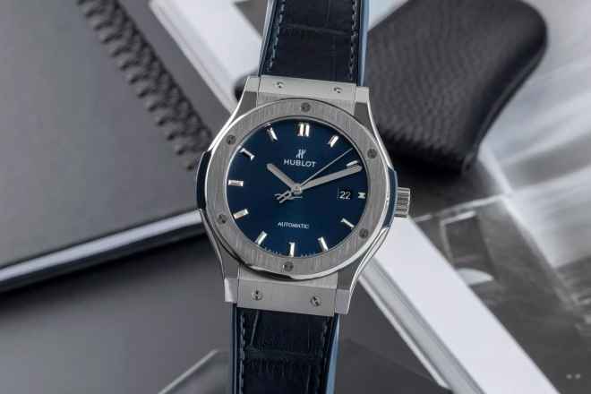  Hublot Classic Fusion Blue Titan Automatik Herrenuhr 542.NX.7170.LR B&P 
