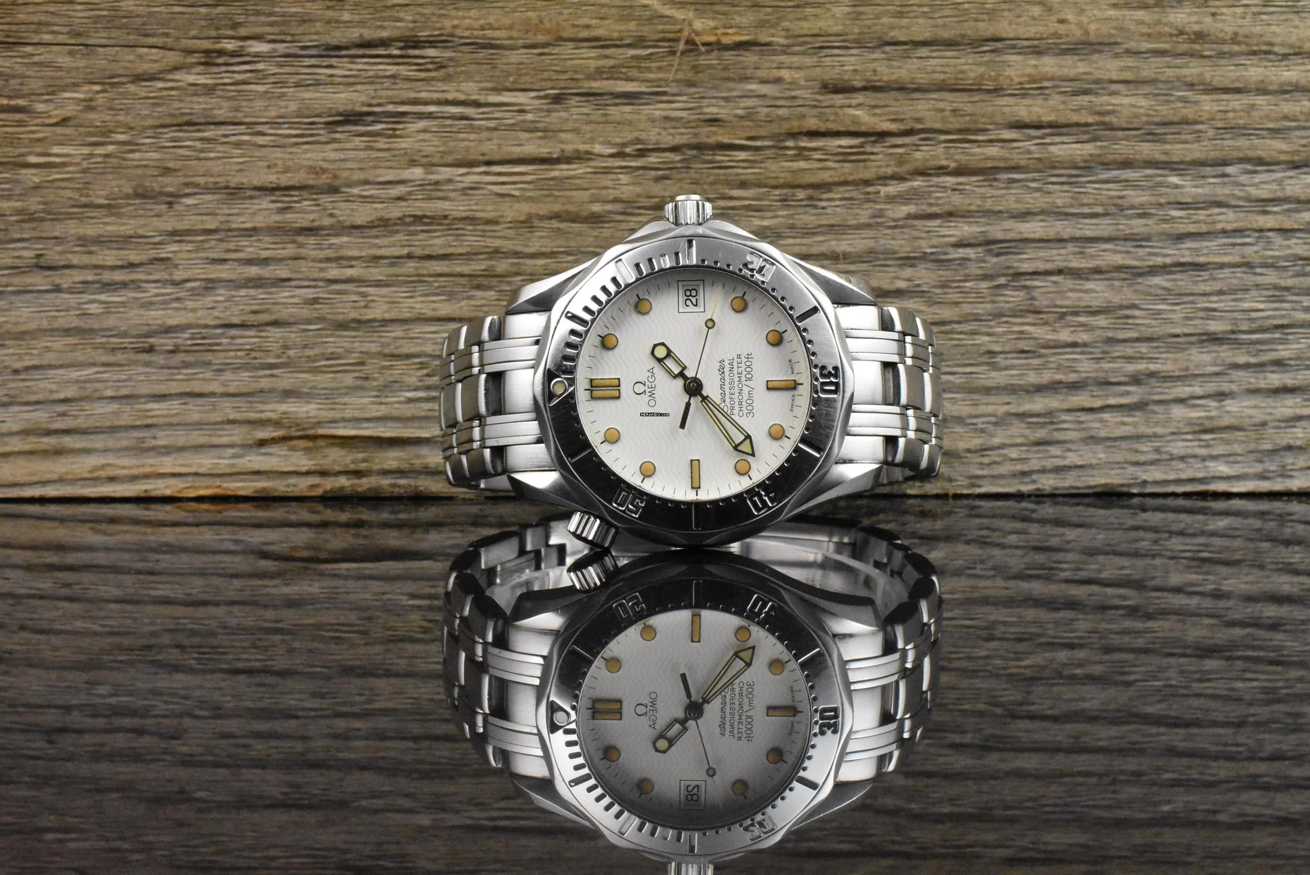 Omega Seamaster Diver 300 M Professional 300M Automatic White Wave Tritium Dial 25522000 Vintage 1986