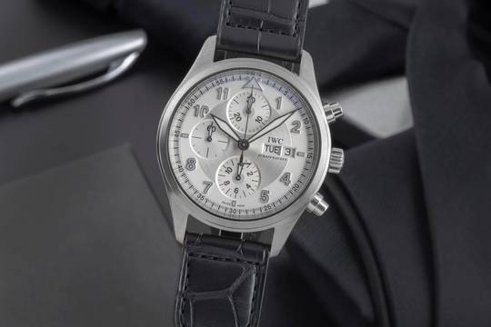  IWC Fliegeruhr Spitfire Chronograph Schaffhausen Fliegeruhr Chronograph Automatik Stahl IW371702 VP 8300  B&P 