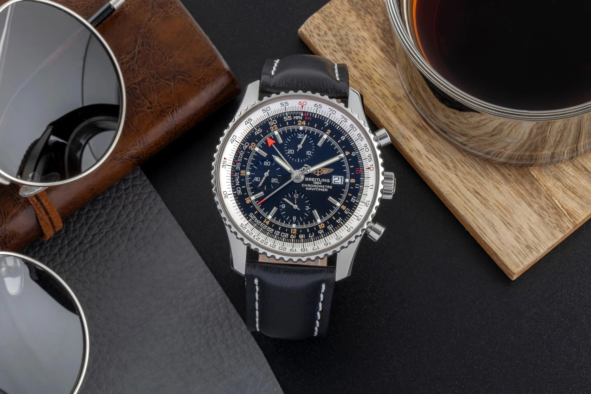 Breitling Navitimer World GMT Chronograph Automatik Ref. A24322 Klassiker B&P