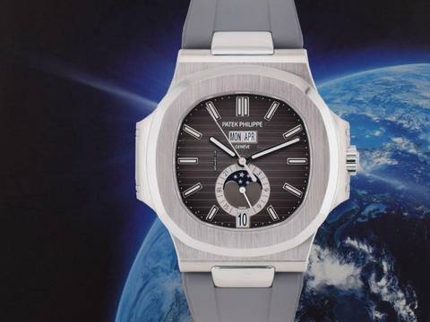  Patek Philippe Nautilus 5726a-001 Like New 2014 - Full Set 