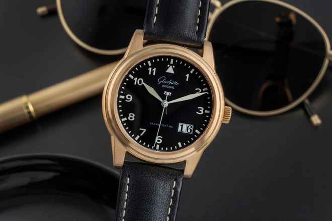  Glashütte Original Senator Navigator Panoramadatum 18k Gold Automatik Herrenuhr Ref. 39-42-07-11-04 