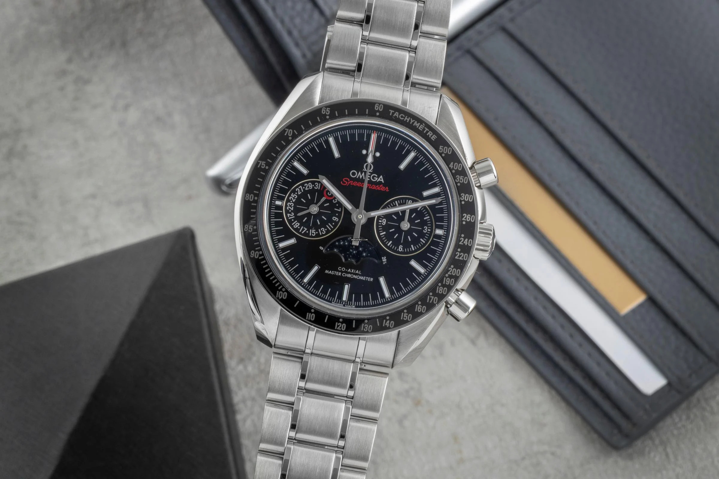 Omega Speedmaster Moonphase Chronograph Stahl Automatik Ref. 304.30.44.52.01.001 B&P 2021
