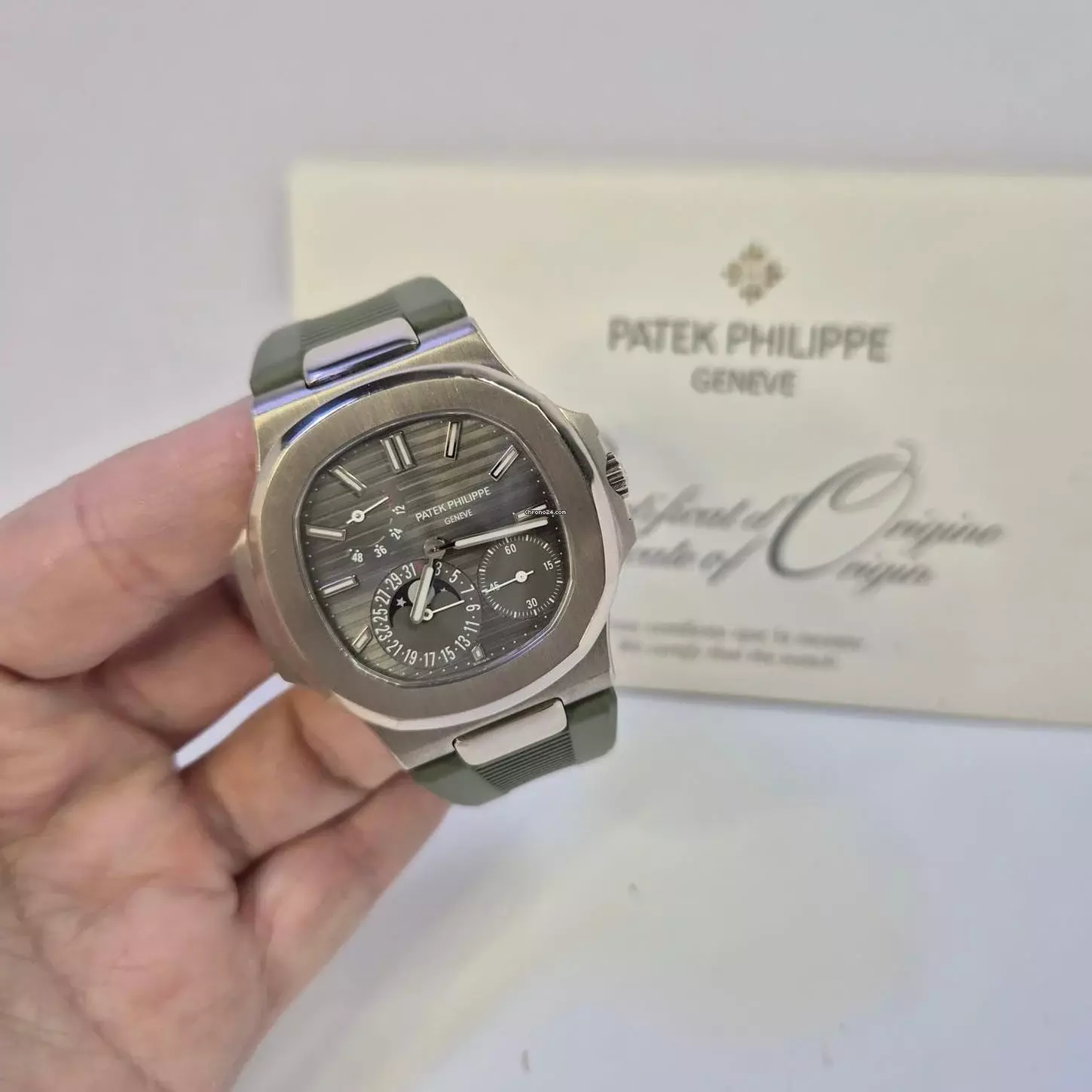 Patek Philippe Nautilus Moonphase Power Reserve Ouro Branco 40mm Automático Completo