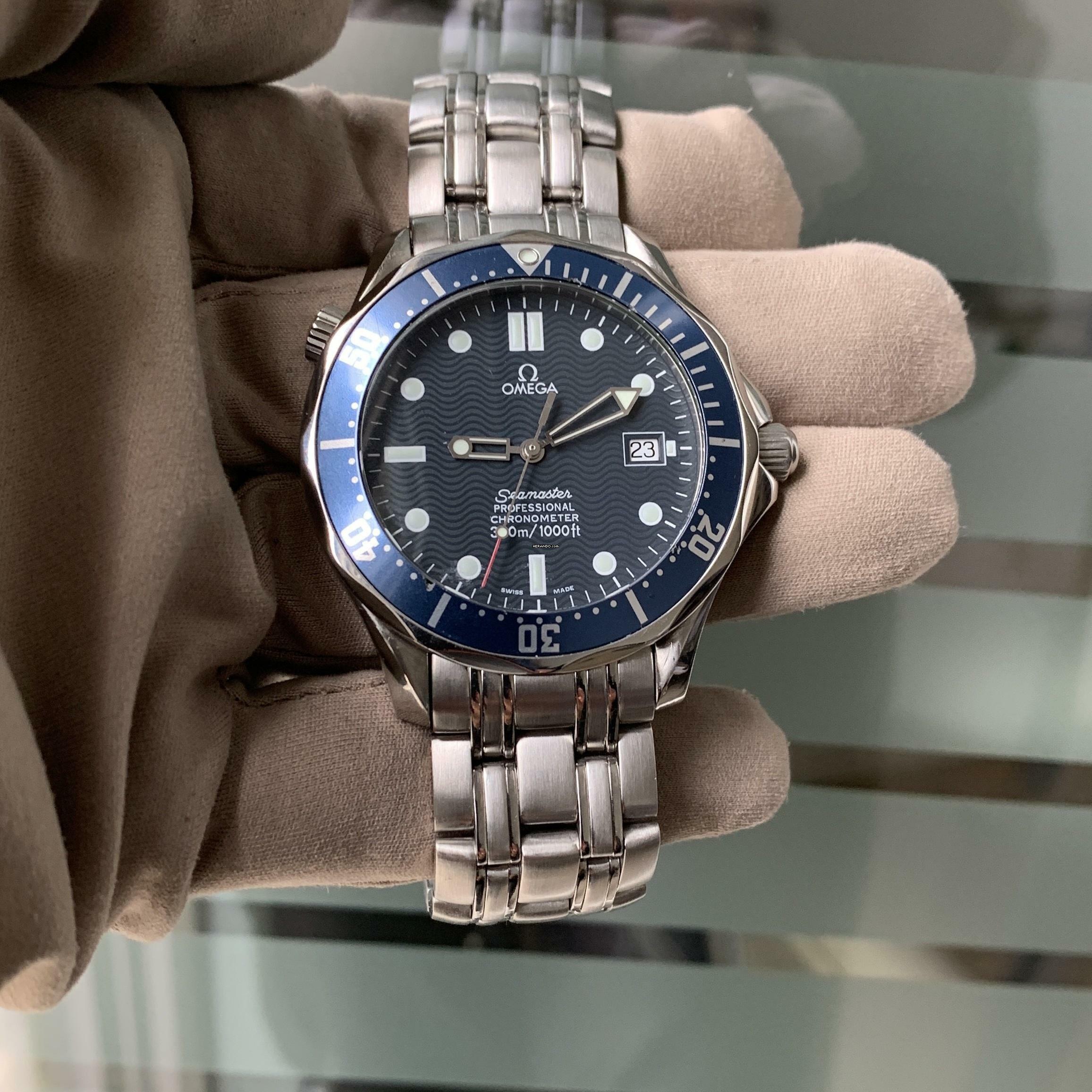 Omega Seamaster Diver 300 M Professional Diver 300M blue dial