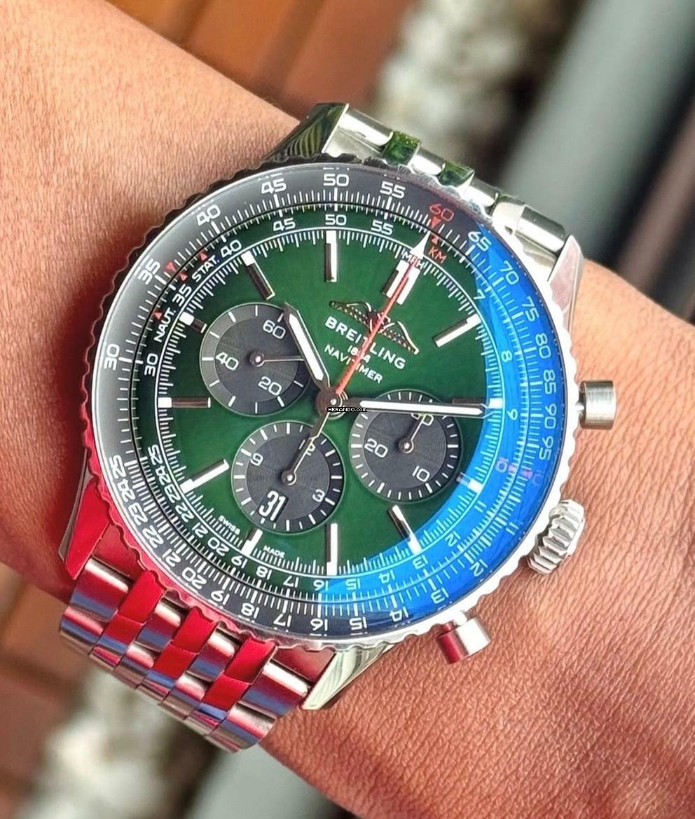 Breitling Navitimer 1 B01 Chronograph 46 Racing Green perfektes Fullset mit Breitling Garantie bis 2033