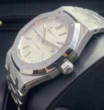 Thumbnail von Audemars Piguet Royal Oak Selfwinding 39mm (TOP CONDITION White Dial) +EXTRACT PAPERS from AP + Service Invoice AP Vienna (RO&RO)