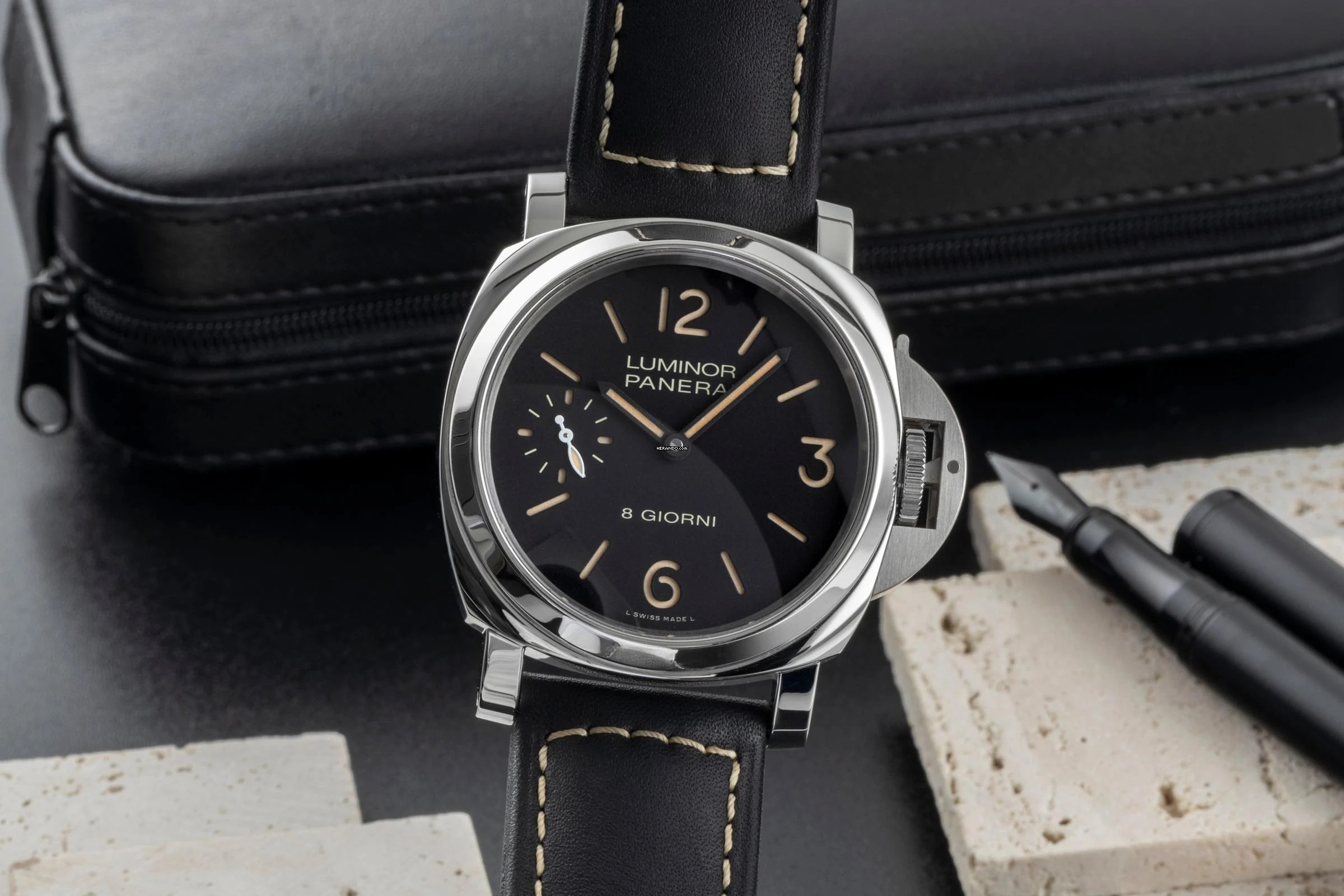 Panerai Luminor Base 8 Days Stahl Handaufzug Herrenuhr Ref. PAM00915 B&P 2023